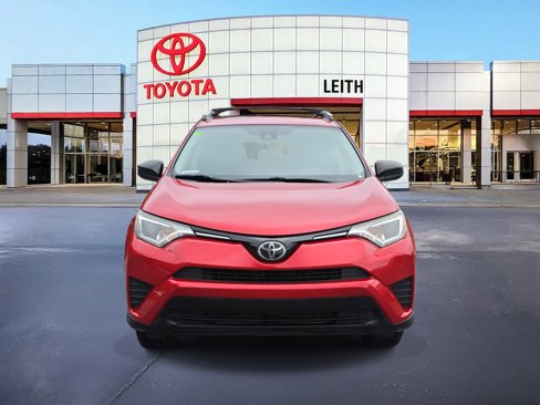 Used 2017 Toyota RAV4 LE image 2