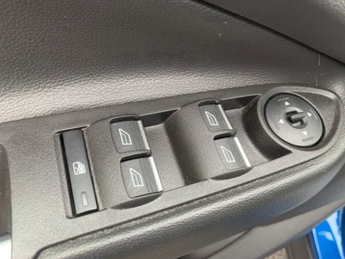 Used 2017 Ford Escape Titanium image 17