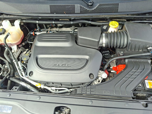 Used 2020 Chrysler Pacifica Limited image 29