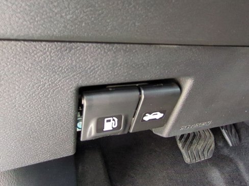 New 2025 Nissan Versa SV w/ Trunk Package image 16
