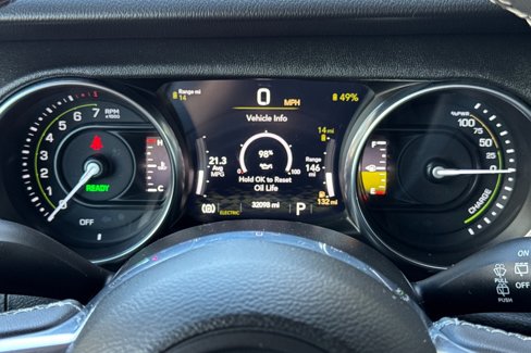 Used 2023 Jeep Wrangler Unlimited Sahara image 25