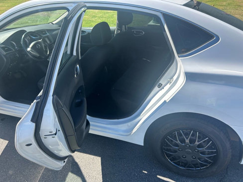 Used 2015 Nissan Sentra SV image 5