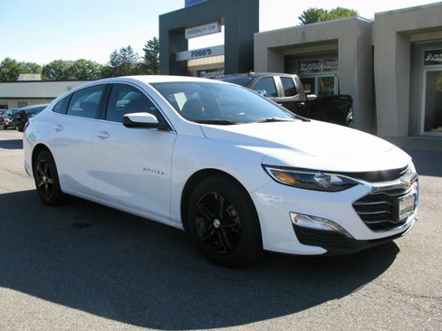 Used 2024 Chevrolet Malibu LT image 2