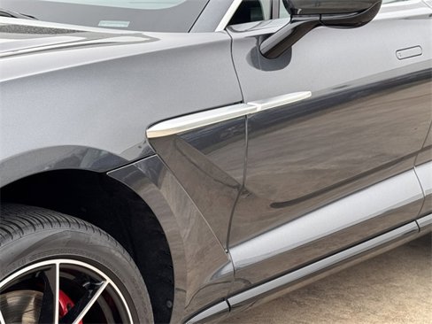 Used 2021 Aston Martin DBX image 13