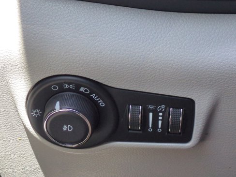 Used 2022 Jeep Compass Latitude w/ Convenience Group image 30