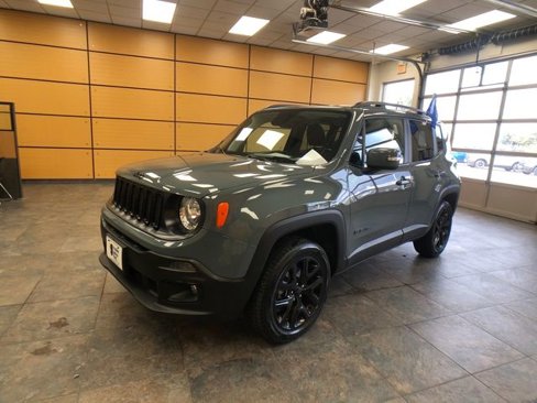 Used 2018 Jeep Renegade Altitude image 3