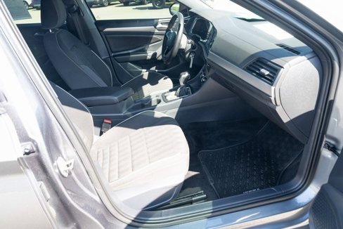 Certified 2023 Volkswagen Jetta Sport image 38