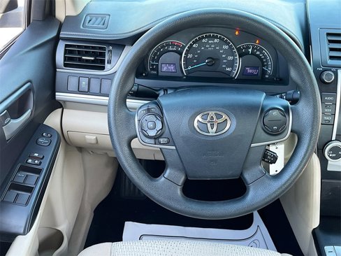 Used 2014 Toyota Camry LE image 19