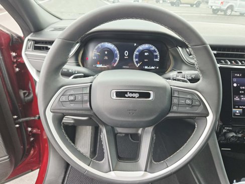Used 2024 Jeep Grand Cherokee Altitude image 21