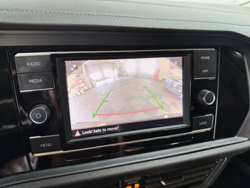 Used 2022 Volkswagen Jetta SE image 22