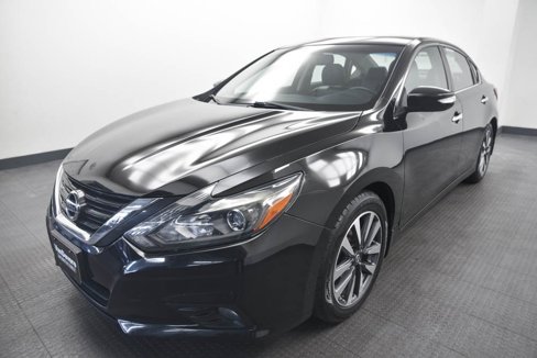 Used 2017 Nissan Altima 2.5 SL w/ Technology Package image 3