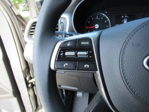 Used 2019 Kia Sorento LX image 17