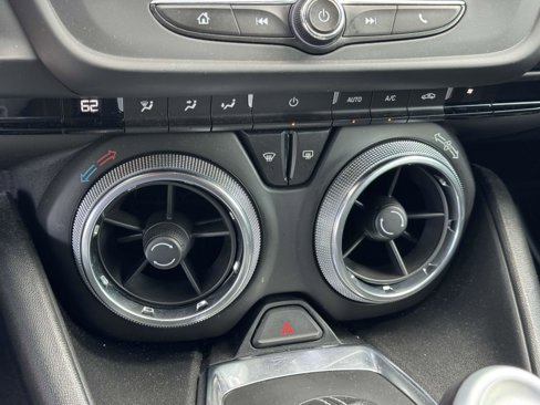 Used 2021 Chevrolet Camaro LT w/ RS Package image 6