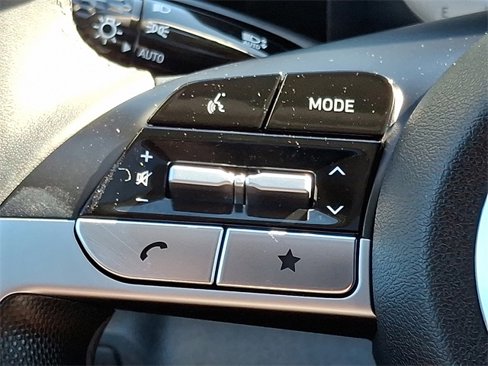Certified 2025 Hyundai Elantra SEL image 21
