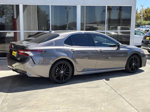 Used 2023 Toyota Camry XSE image 3