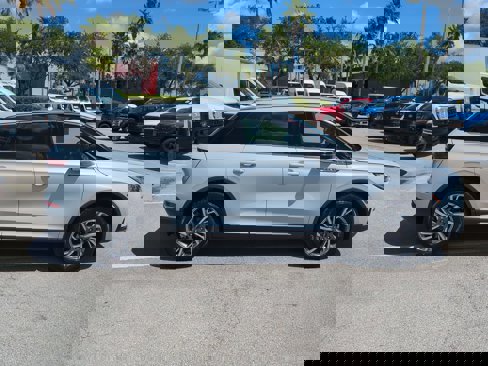 New 2025 Lincoln Corsair FWD w/ Equipment Group 101A image 3