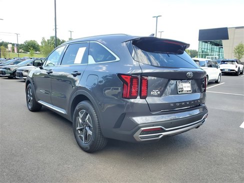 Certified 2021 Kia Sorento S image 4