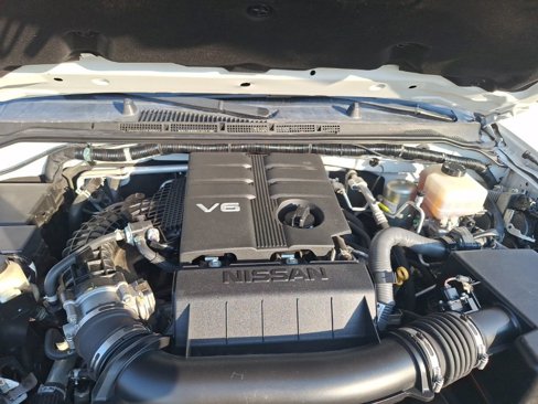Used 2020 Nissan Frontier SV image 12