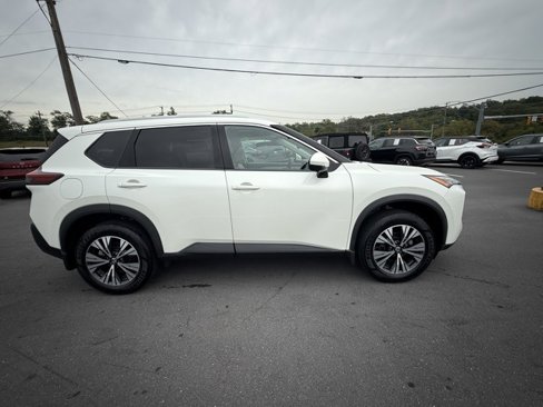Certified 2021 Nissan Rogue SV w/ Premium Package image 4
