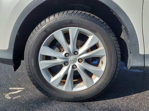 Used 2014 Toyota RAV4 Limited image 10