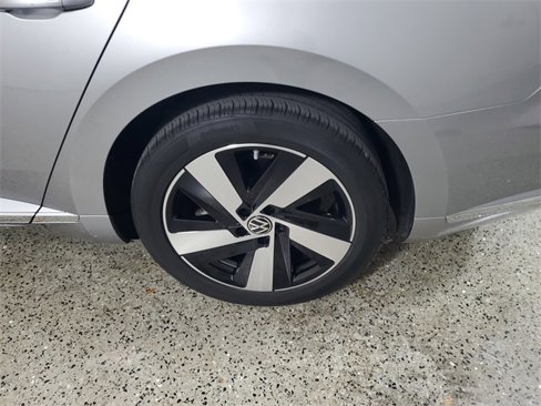 Used 2021 Volkswagen Arteon SE image 8