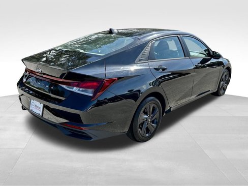 Used 2023 Hyundai Elantra SEL image 7