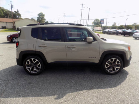 Used 2015 Jeep Renegade Latitude image 8