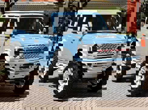 Used 2025 Ford Bronco Outer Banks image 4