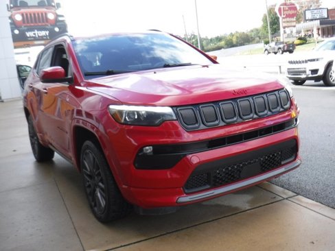 Used 2022 Jeep Compass Limited w/ (RED) Package image 8
