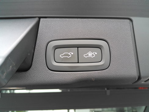 Used 2021 Volvo XC60 T8 Inscription w/ Advanced Package image 20
