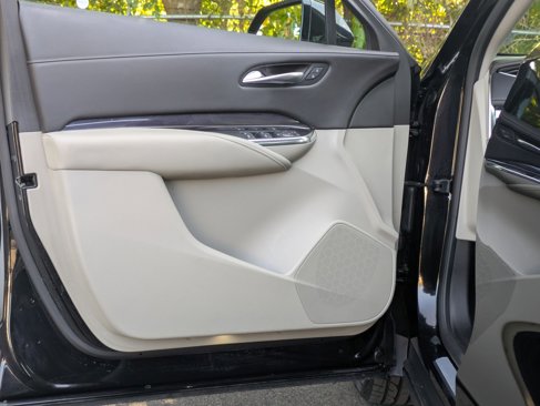 Used 2019 Cadillac XT4 Luxury w/ Cold Weather Package image 11