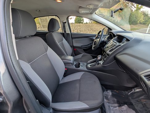 Used 2014 Ford Focus SE w/ SE Winter Package image 11