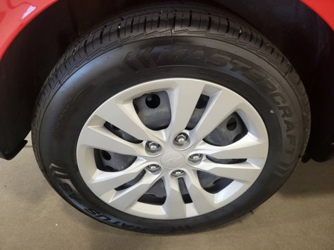 Used 2022 Kia Soul LX image 32