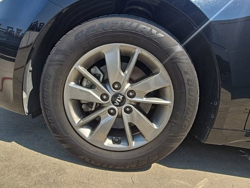 Used 2018 Kia Optima LX image 22