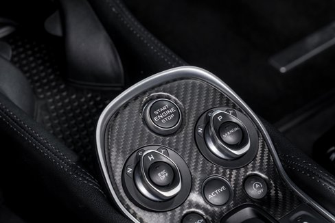 Used 2020 McLaren 570S Spider image 25