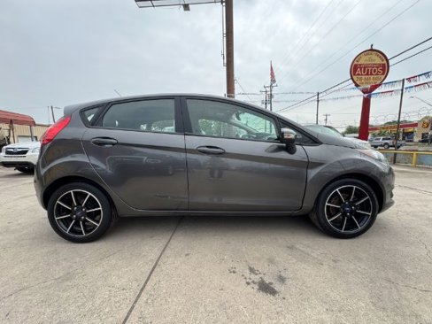 Used 2015 Ford Fiesta SE w/ Equipment Group 201A image 4