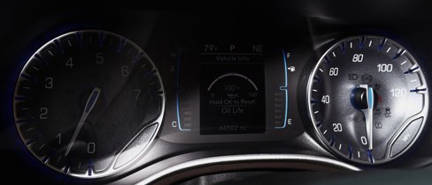 Used 2023 Chrysler Voyager LX image 18