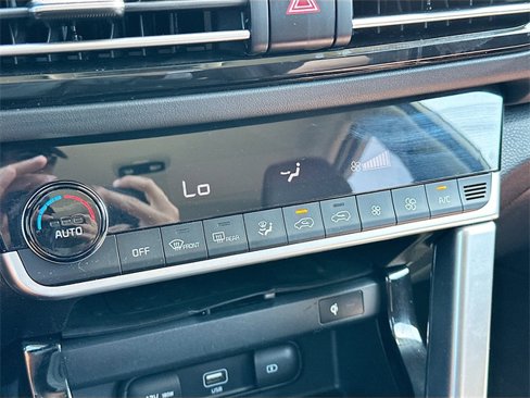 Used 2022 Kia Seltos SX w/ Sunroof Package image 16