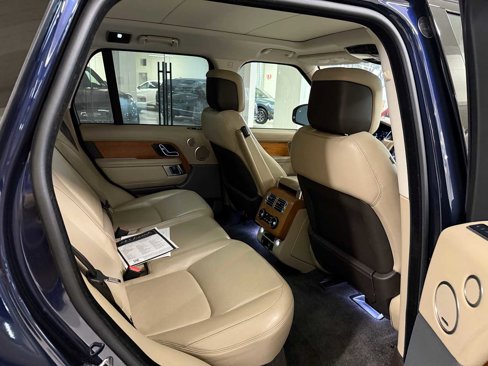 Used 2019 Land Rover Range Rover HSE image 11