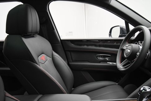 Used 2024 Bentley Bentayga Extended Wheelbase image 46