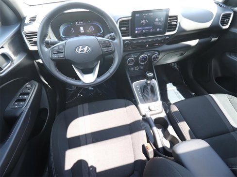 Used 2024 Hyundai Venue SEL image 8
