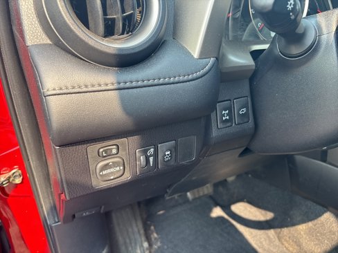 Used 2015 Toyota RAV4 XLE image 12
