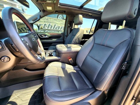 Used 2022 Chevrolet Suburban RST w/ Sport Performance Package image 9