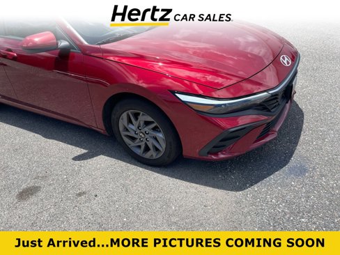 Used 2024 Hyundai Elantra SEL image 1