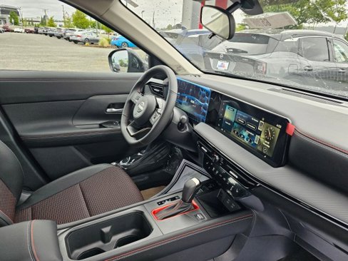New 2025 Nissan Kicks SR w/ SR Premium Package image 14