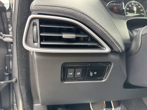 Used 2017 Jaguar F-PACE S image 18