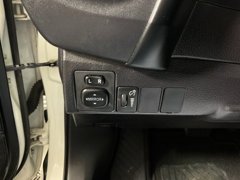 Used 2017 Toyota Corolla L image 26