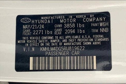 Used 2024 Hyundai Elantra SEL image 34