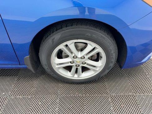 Used 2017 Chevrolet Cruze LT w/ Convenience Package image 12