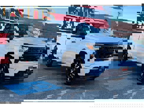 Used 2022 Chevrolet Silverado 1500 Custom image 11
